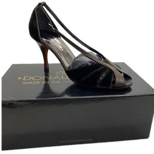 New Couture Donald J Pliner M090 Zoom 76U Heels